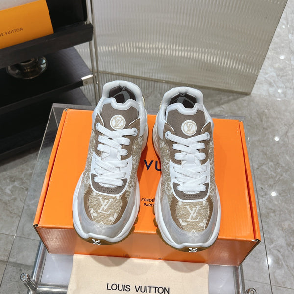 Sneaker LV Run 55 da 50 mm in tessuto jacquard monogramma marrone