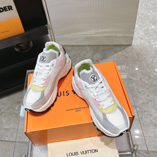 Sneaker LV Run 55 50mm Tessuto a rete in poliestere grigio rosa