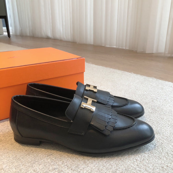 Royal Loafer Black Calfskin With Fringe Detail And Silver Signature Buckle 509415