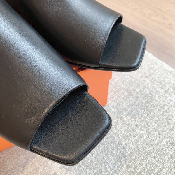 SANDALO ICONIC 25 IN PELLE DI VITELLO NERA