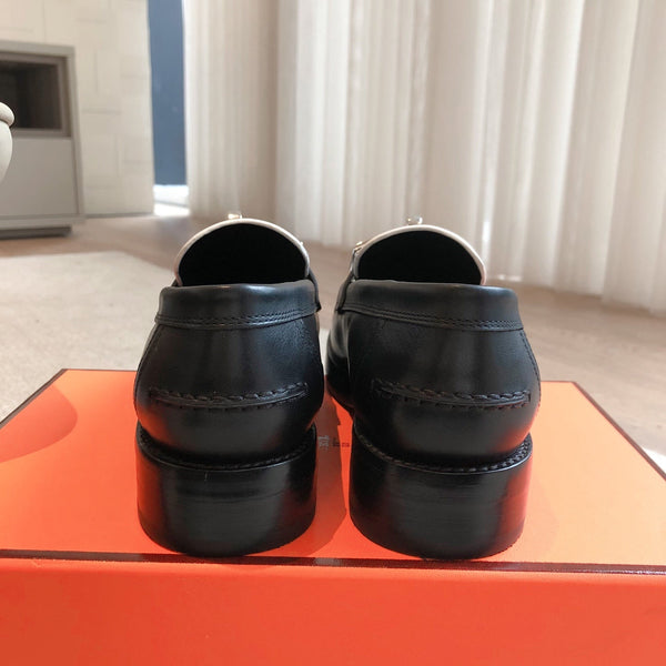 Mocassino HM 25 Kelly in pelle di vacchetta bianca e nera 353506