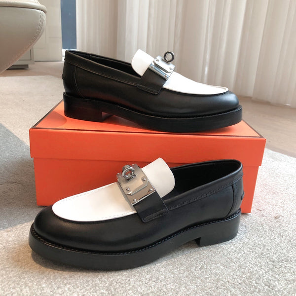 Mocassino HM 25 Kelly in pelle di vacchetta bianca e nera 353506