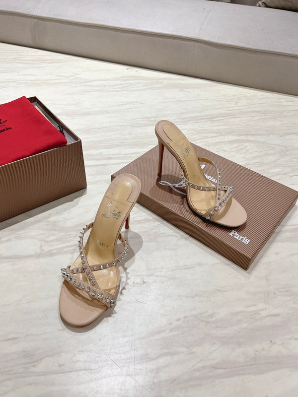 CL 25 Cross-Strap Slippers Nude Gloss Calf Patent Leather Rivets 314926