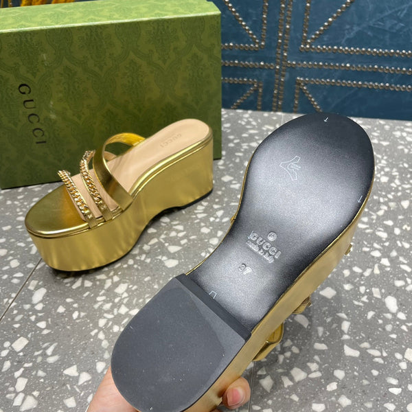 ZEPPA ALTA IN PELLE DI VITELLO ORO CON FERRAMENTA ORO