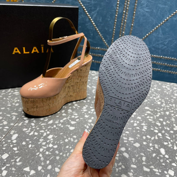 ALAIA WEDGE PUMP 15 CM IN ALMOND BEIGE LAMBSKIN AND BEIGE RUBBER
