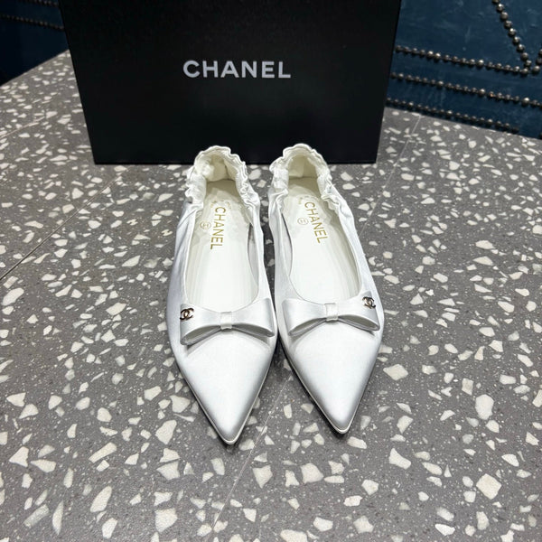 CC 25s Métiers d'art Ballerine 10mm Bianco Raso di Seta 423793