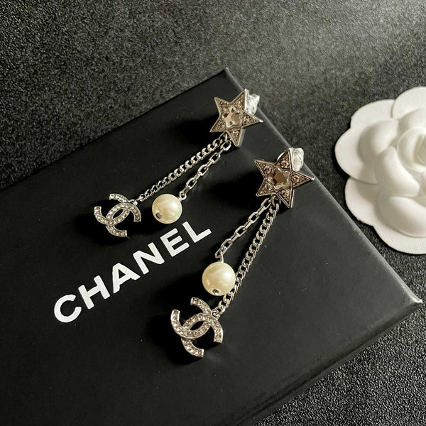 DOUBLE C STUD EARRINGS WITH STAR STONE DOUBLE CHAINS ONE WITH LOGO AND ONE WITH PEARL