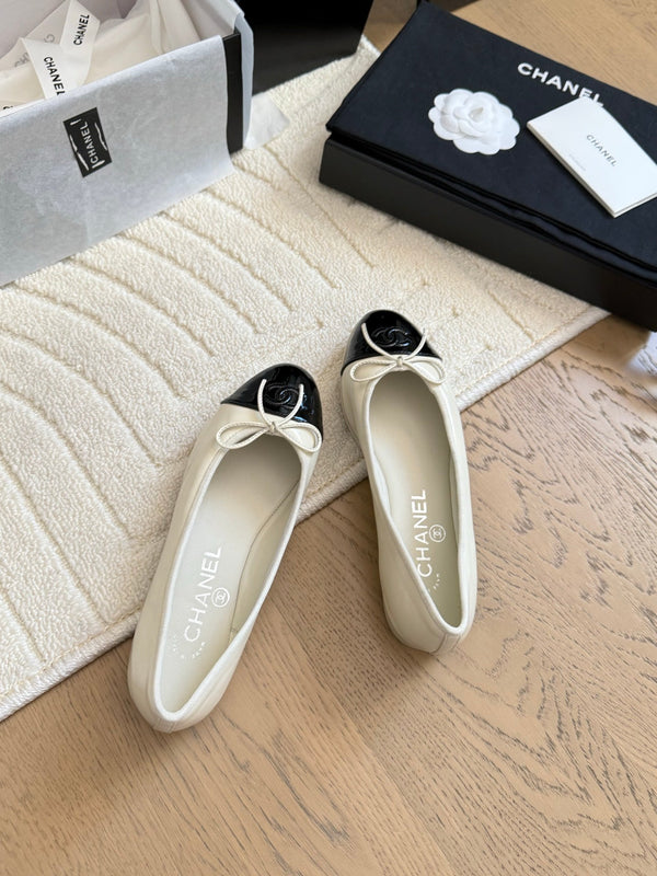 CC 25C Ballerina bicolore in pelle di vitello verniciata