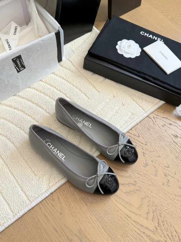 CC 25C Ballerina bicolore in pelle di vitello verniciata