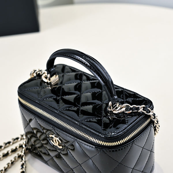 CC 24P Vanity Top Handle 16.5cm Black Patent Calfskin Light Gold Hardware