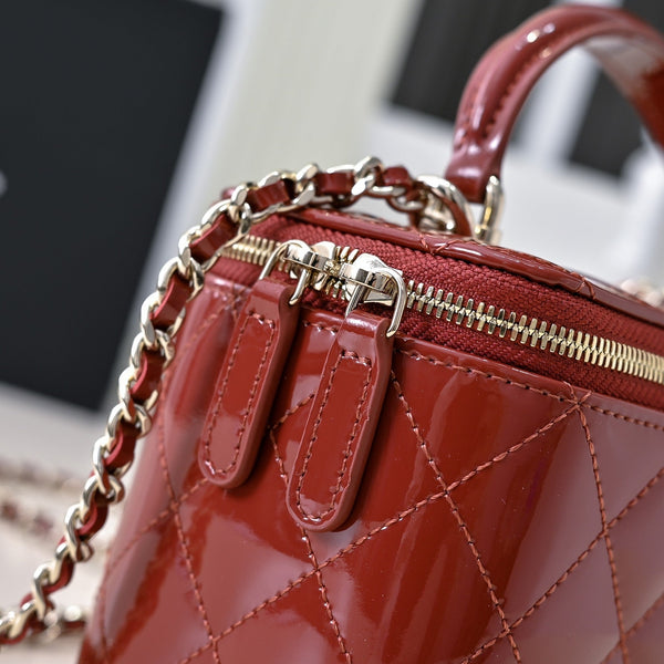 CC 24P Vanity Top Handle 16.5cm Black Patent Calfskin Light Gold Hardware