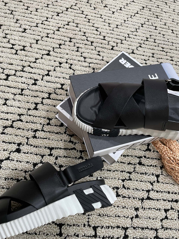 SANDALO ELETTRICO IN PELLE DI VITELLO NERA