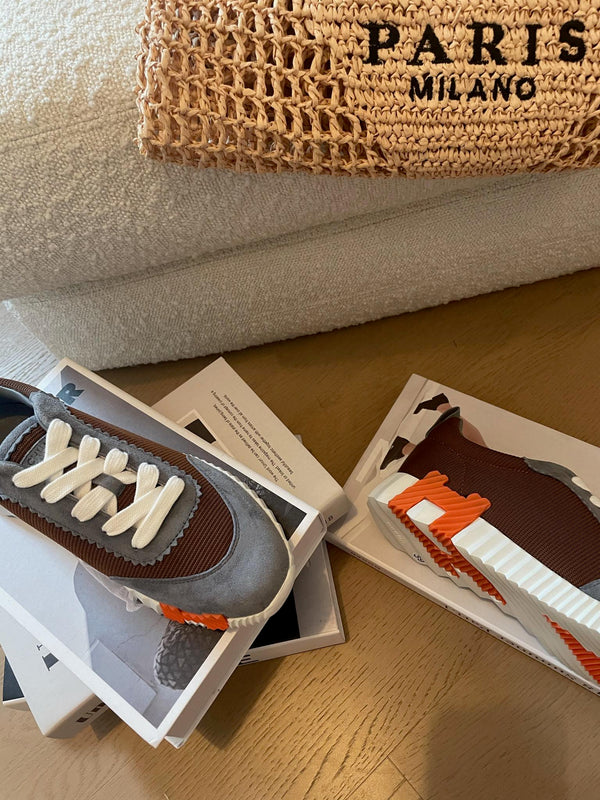 Sneakers HM Bouncing 35 in tela color cioccolato, scamosciato grigio, pelle di capra, arancione H