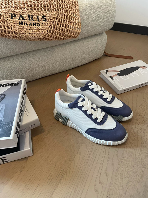 Sneakers HM Bouncing 35 in tela bianca, pelle scamosciata blu, pelle di capra arancione H Seafoam