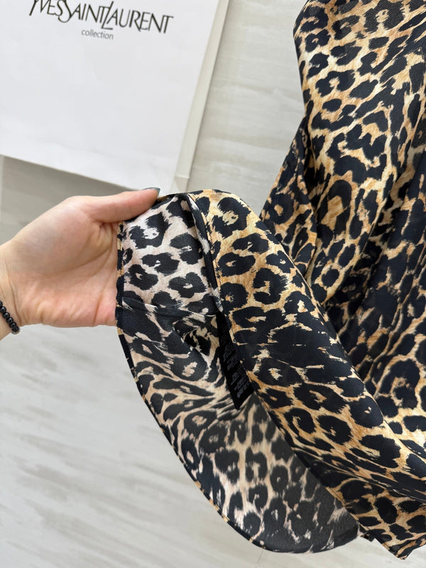 YSL 25 Gilet con bretelle e scollo all'americana in seta leopardata