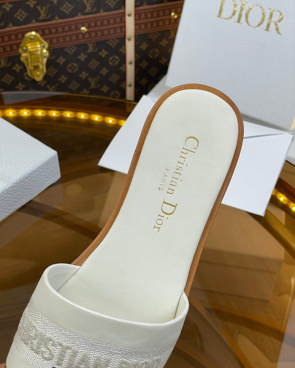 cd slide white calfskin embroidered cotton