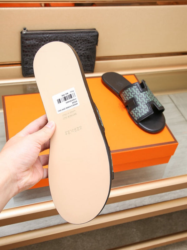 HM ORAN SANDAL BLACK AND SAPPHIRE LAMBSKIN