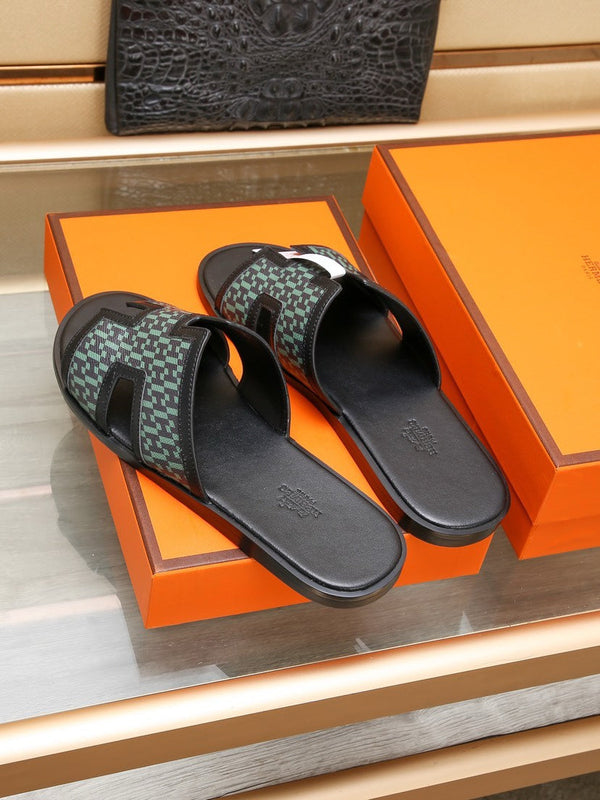 HM ORAN SANDAL BLACK AND SAPPHIRE LAMBSKIN