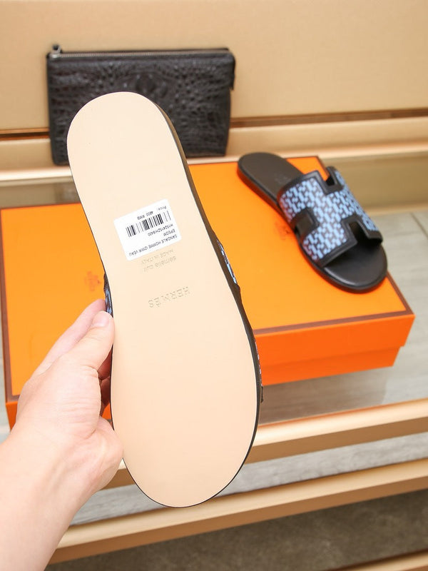 HM ORAN SANDAL BLACK AND SKY LAMBSKIN