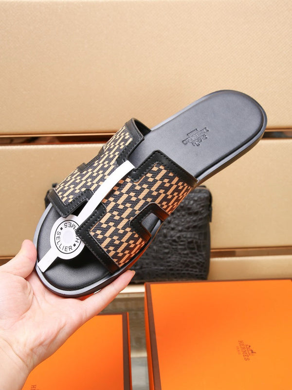 HM ORAN SANDAL BLACK AND PEACHY LAMBSKIN