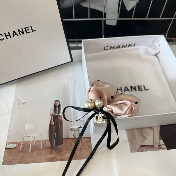 BLUSH PINK WRINKLE FABRIC SCRUNCHIE 358313