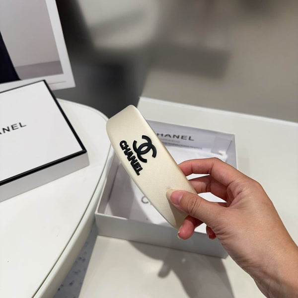 WHITE FABRIC HAIRBAND 418941