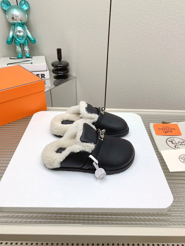 HM Mule 30mm In Black With Fleece And Cowhide Lining  971388