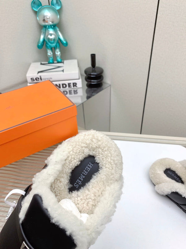 HM Mule 30mm In Black With Fleece And Cowhide Lining  971388