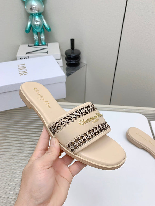 CD D-Lane Slide In Beige Cowhide  106275