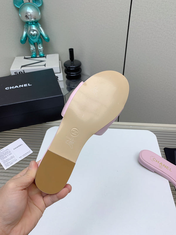 CC Slippers In Light Pink Quilted Lambskin 148965