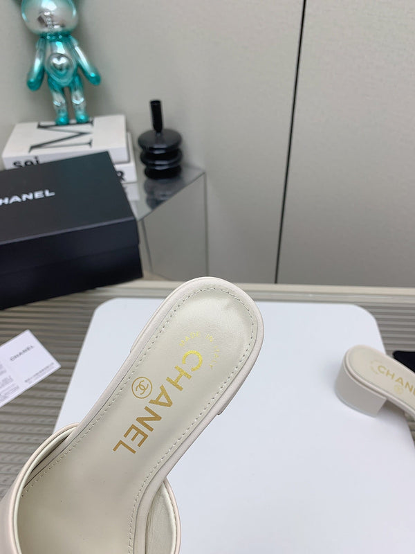 CC Mule Sandals 50m In White Lambskin 148978