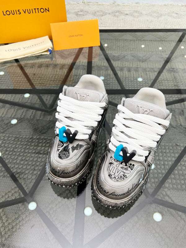 TRAINERS IN SMOKE GREY LAMBSKIN