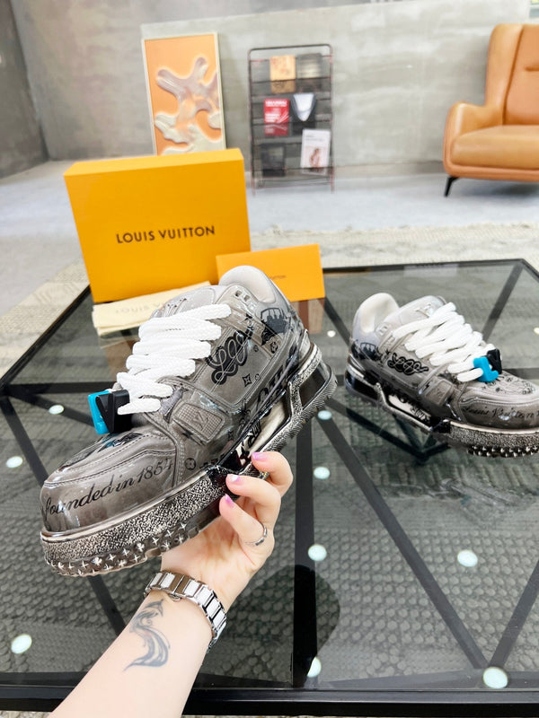 TRAINERS IN SMOKE GREY LAMBSKIN