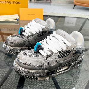 TRAINERS IN SMOKE GREY LAMBSKIN