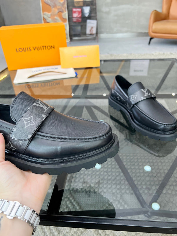 LV LOAFERS BLACK CALFSKIN WITH MONOGRAM STRAP