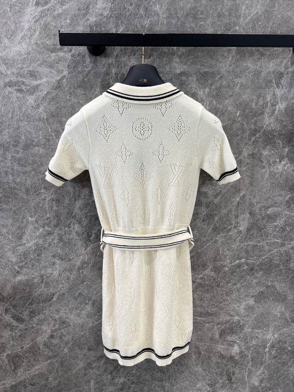 LV 25 White Monogram Wool