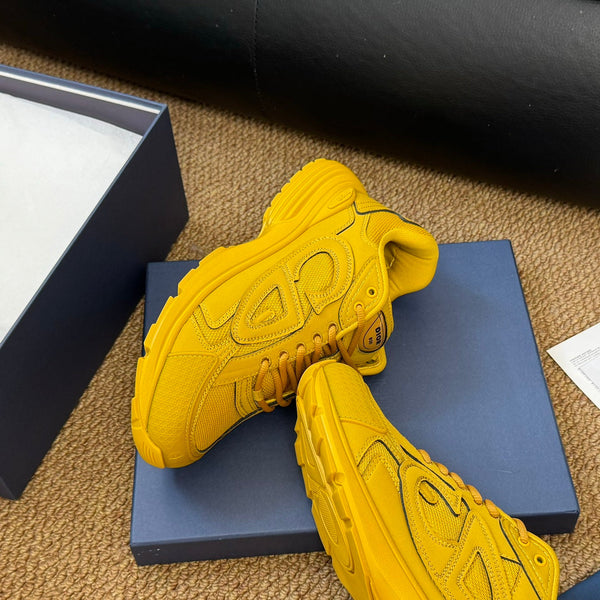 Sneaker CD e Stone Island B30 in pelle di vacchetta gialla e tessuto a rete in poliestere