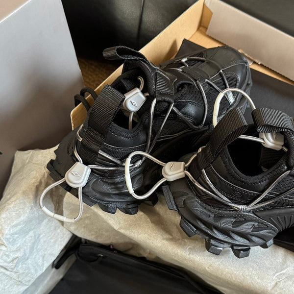 HIKE SNEAKER IN BLACK MESH, POLYURETHANE AND POLYESTER