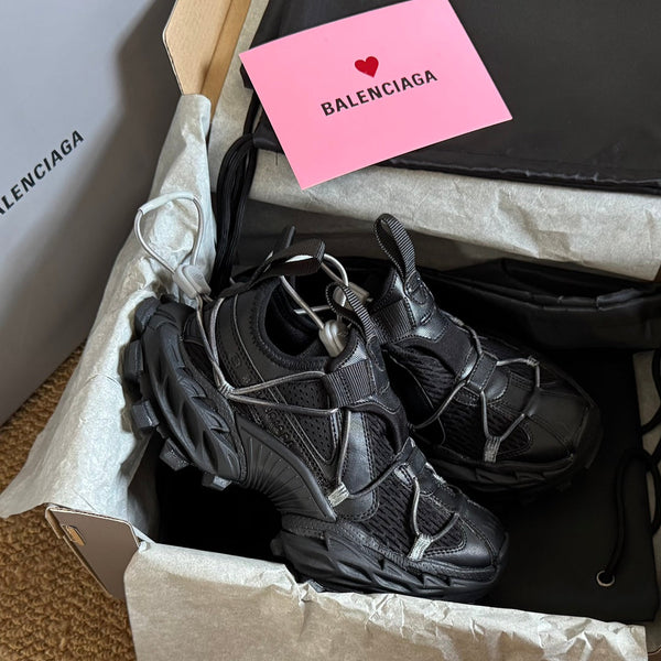 HIKE SNEAKER IN BLACK MESH, POLYURETHANE AND POLYESTER