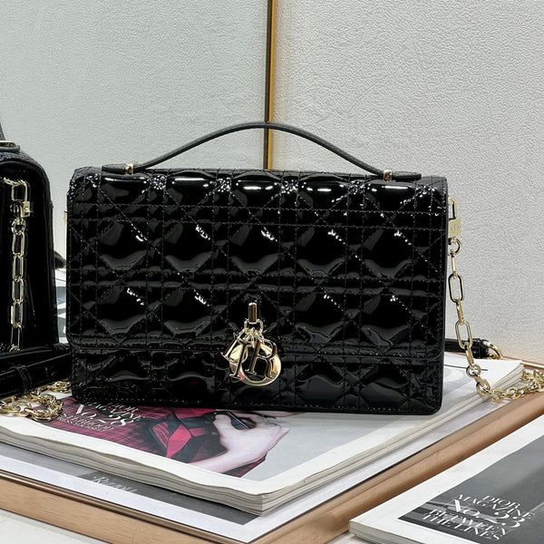 MY CD 24 TOP HANDLE BAG BLACK PATENT LAMBSKIN