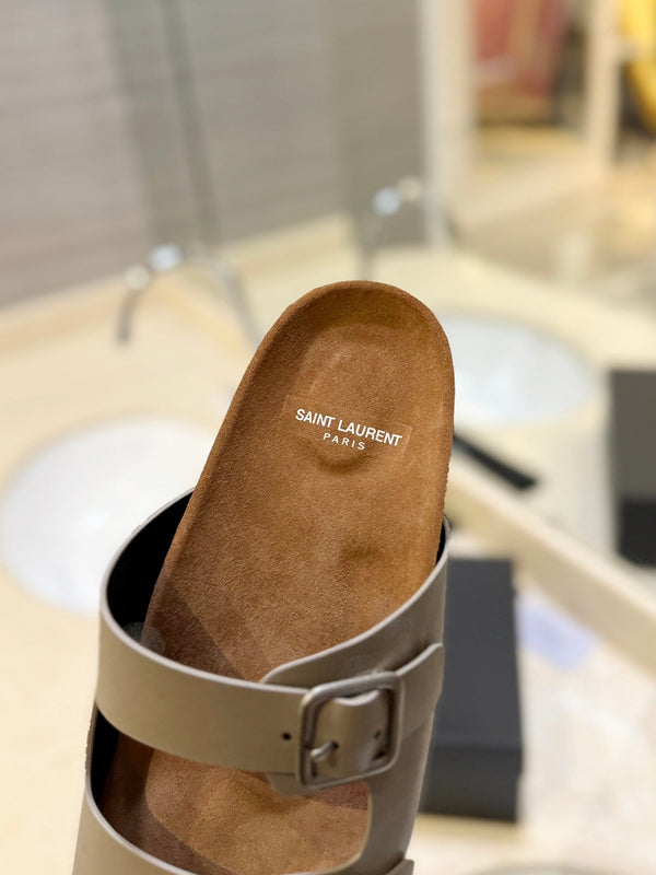 Sandalo piatto SL da donna in pelle di vitello marrone e grigio