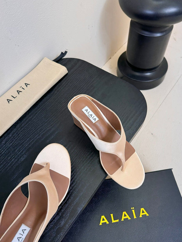 Alaia 25 Cube Thong Mules Nude Satin Sheepskin 297037