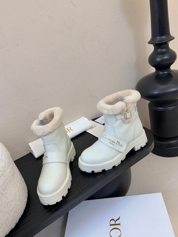 CD Alps D-Quest Ankle Boot White Grained Calfskin Shearling 530609