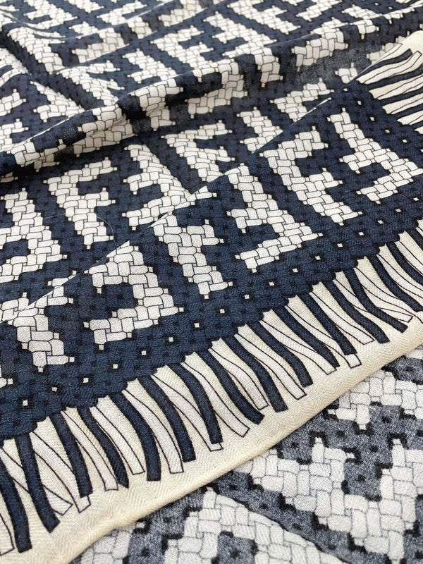 FF PONCHO 140 CM SCRAF IN BLACK MONOGRAM SILK CASHMERE