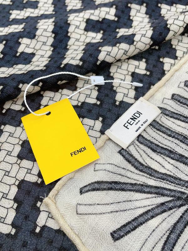 FF PONCHO 140 CM SCRAF IN BLACK MONOGRAM SILK CASHMERE