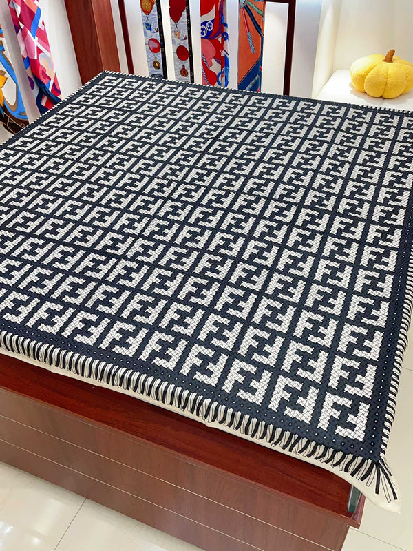 FF PONCHO 140 CM SCRAF IN BLACK MONOGRAM SILK CASHMERE