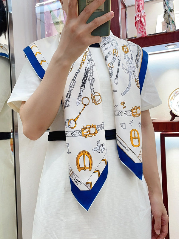 Chevaux Dechaines Shawl 90 CM In White Blue Colorful Silk Twill 201033