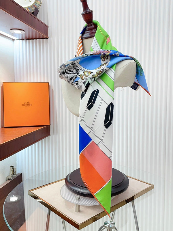 En Studio Scarf 90 CM In Colorful Silk Twill 235405