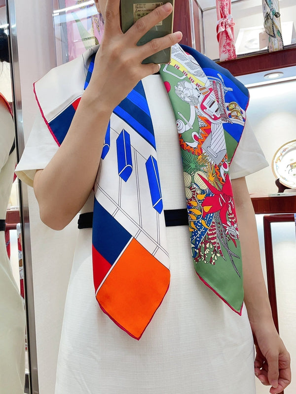 En Studio Scarf 90 CM In Colorful Silk Twill  235406