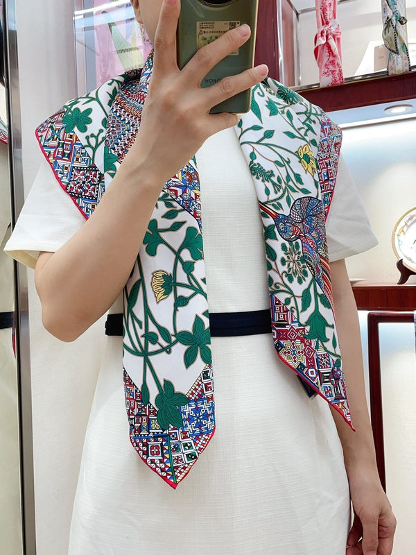 Le Jaguar Et Le Colibri Shawl 90 CM In Green Colorful Silk Twill 274208